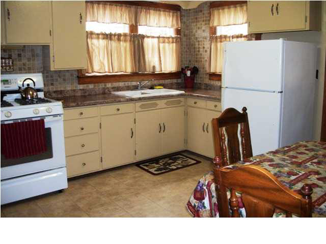 310 N Main St, Dale, IN 47523 photo 4