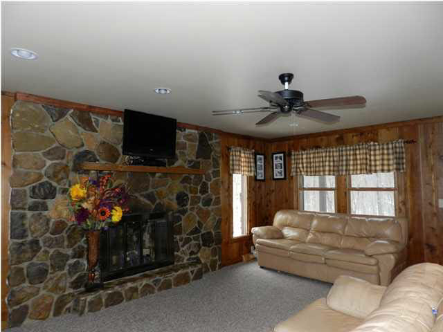 407 E Old Petersburg Rd, Princeton, IN 47670 photo 9