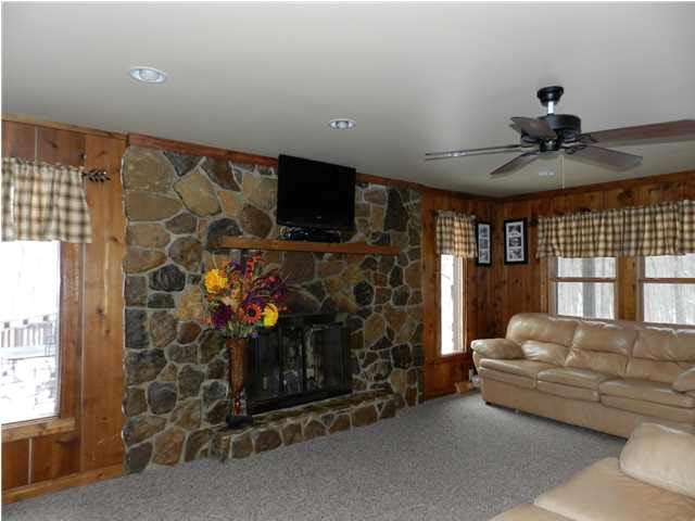 407 E Old Petersburg Rd, Princeton, IN 47670 photo 8