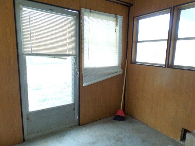 107 W Washington St, Winslow, IN 47598 photo 8