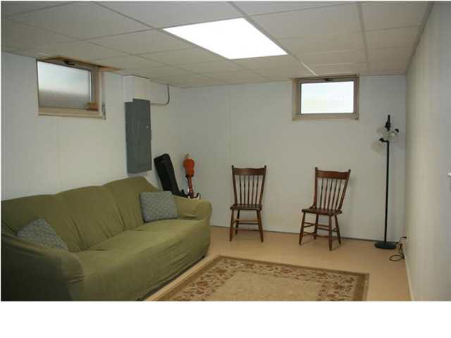 210 E Mill Rd, Evansville, IN 47711 photo 9