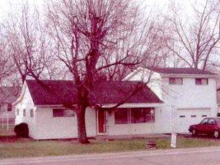 520 E First St, Warren, IN 46792 photo 1