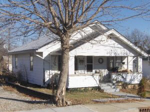 412 W Dodds St, Bloomington, IN 47403 photo 1