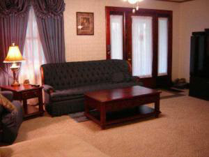 622 W Grissom Ave, Mitchell, IN 47446 photo 2
