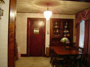 622 W Grissom Ave, Mitchell, IN 47446 photo 3