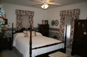 305 W 10th St, Oolitic, IN 47451 photo 7