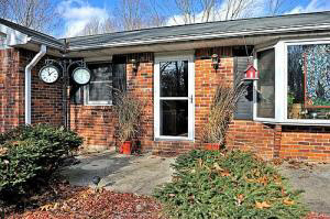 220 Hayden Dr, Bedford, IN 47421 photo 3