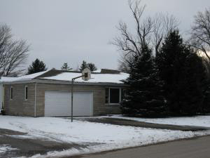818 Grissom Ave, Mitchell, IN 47446 photo 2