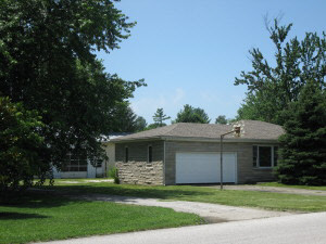 818 Grissom Ave, Mitchell, IN 47446 photo 1