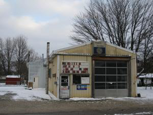 818 Grissom Ave, Mitchell, IN 47446 photo 3