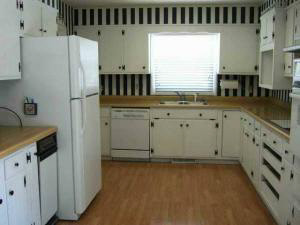 2832 Hillside Dr, Bedford, IN 47421 photo 3