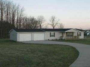 140 Stonegate Ct, Bedford, IN 47421 photo 1