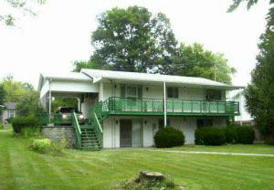 204 E Frank St, Mitchell, IN 47446 photo 2