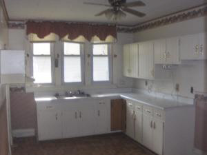 438 W Oak St, Mitchell, IN 47446 photo 3