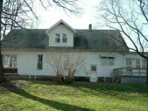 311 Vine St, Mitchell, IN 47446 photo 4
