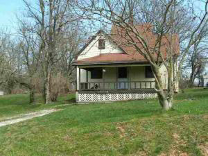 818 S 2nd St, Mitchell, IN 47446 photo 1