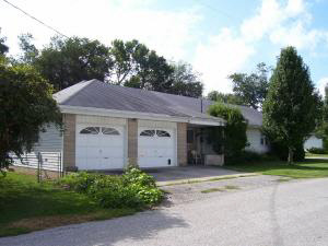 1004 Tulip St, Mitchell, IN 47446 photo 2
