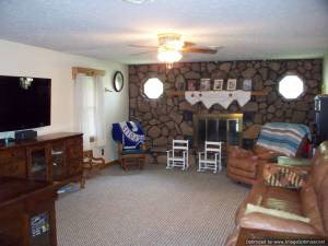 1020 W Warren St, Mitchell, IN 47446 photo 2
