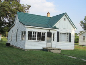 542 S 9th St, Mitchell, IN 47446 photo 1