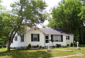 554 S 7th St, Mitchell, IN 47446 photo 1