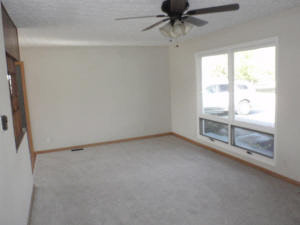 120 W Hancock Ave, Mitchell, IN 47446 photo 2
