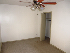516 S 6th St, Mitchell, IN 47446 photo 4
