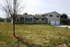 138 Carpenter Dr, Mitchell, IN 47446 photo 1