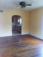 631 S 7th St, Mitchell, IN 47446 photo 3