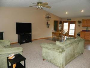 141 Pine Dr, Mitchell, IN 47446 photo 3