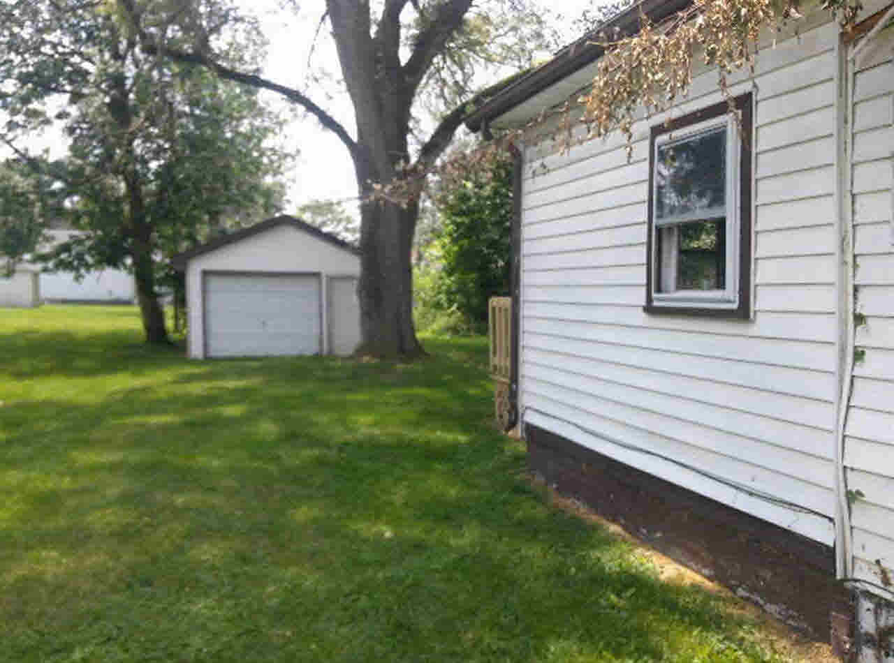 1803 E Hines St, Muncie, IN 47303 photo 3