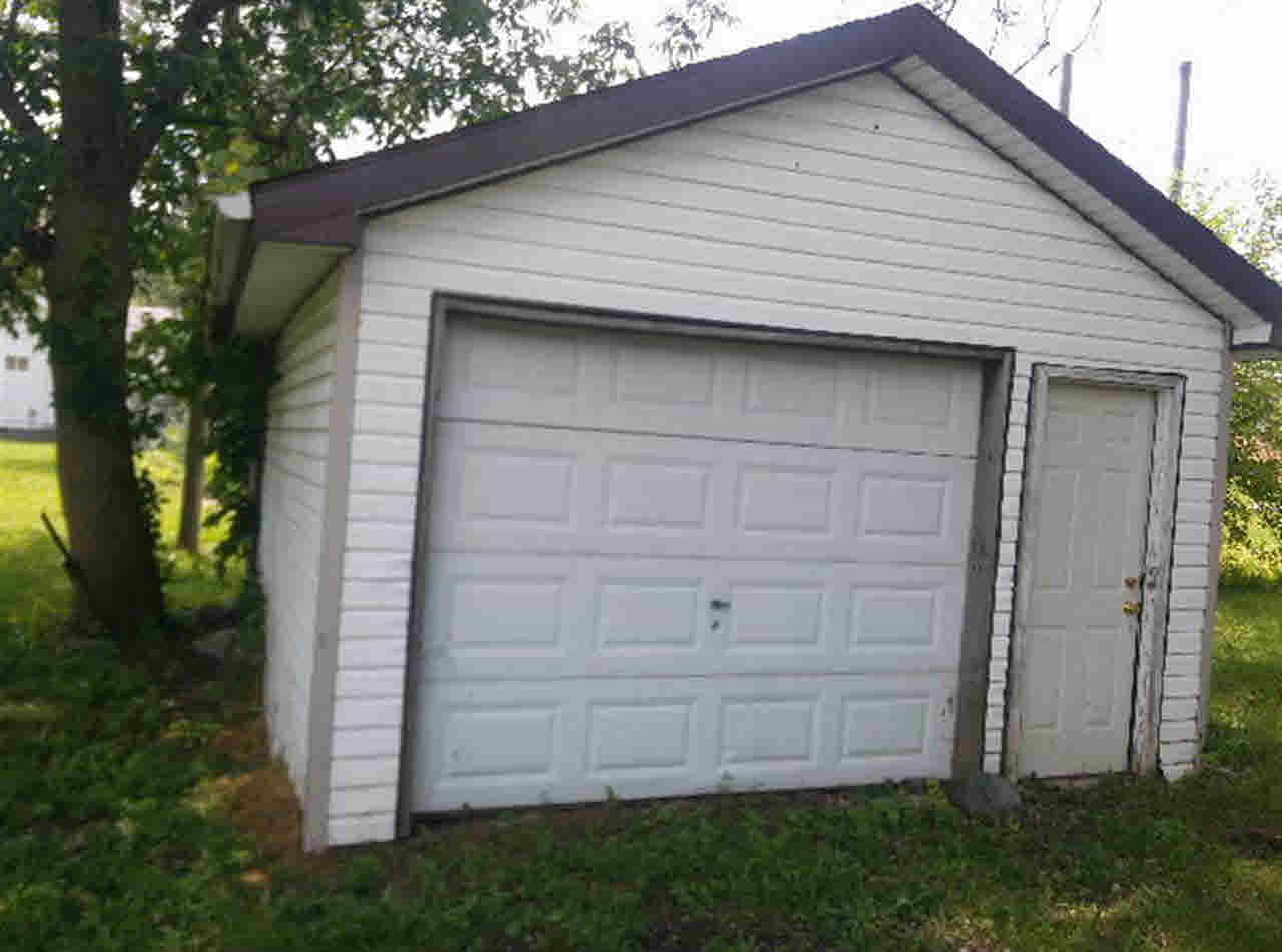 1803 E Hines St, Muncie, IN 47303 photo 4