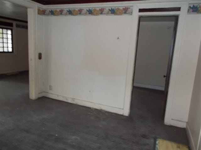 617 S Gallatin St, Marion, IN 46953 photo 7