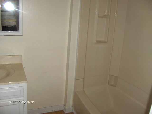320 E 9th St, Muncie, IN 47302 photo 4