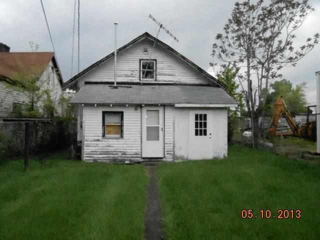 317 W 5th St, Muncie, IN 47302 photo 2