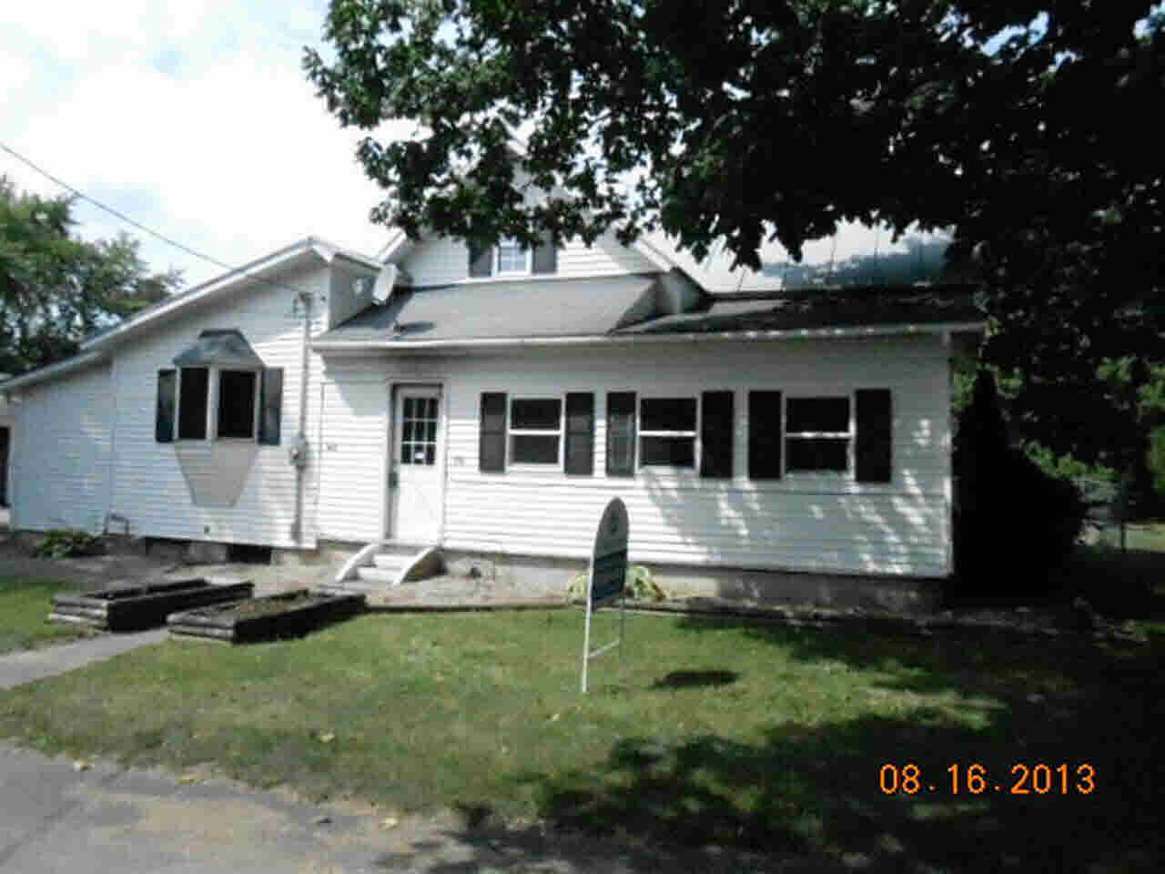 312 S Portland St, Ridgeville, IN 47380 photo 2