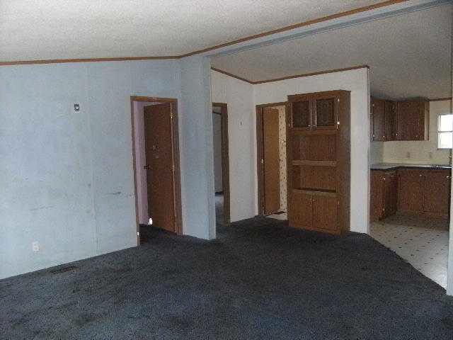 214 W Commercial, Hartford City, IN 47348 photo 8