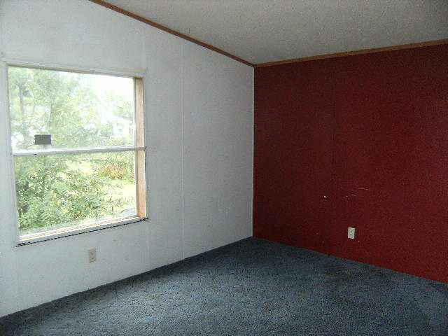 214 W Commercial, Hartford City, IN 47348 photo 10