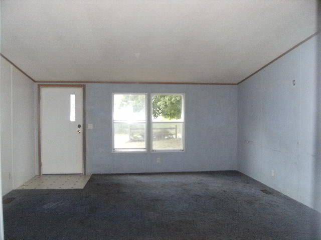 214 W Commercial, Hartford City, IN 47348 photo 2