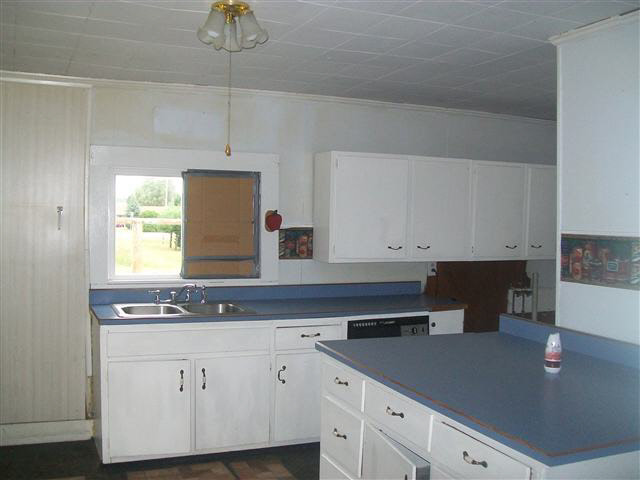 110 Cherry, Dunreith, IN 47337 photo 3