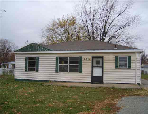 2102 E 23rd St, Muncie, IN 47302 photo 1