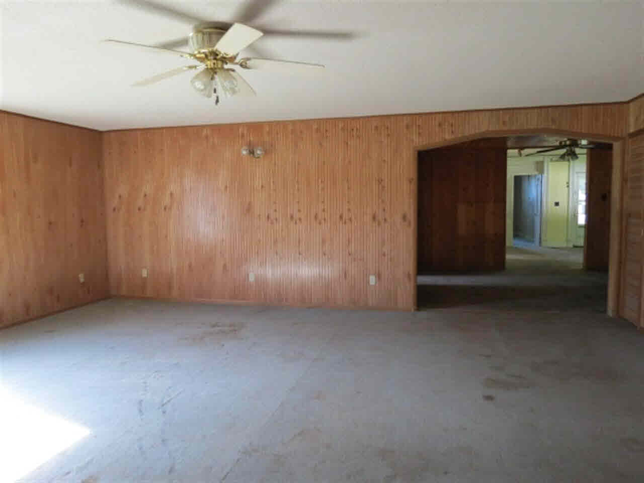 395 E Maple Ct, Pennville, IN 47369 photo 4