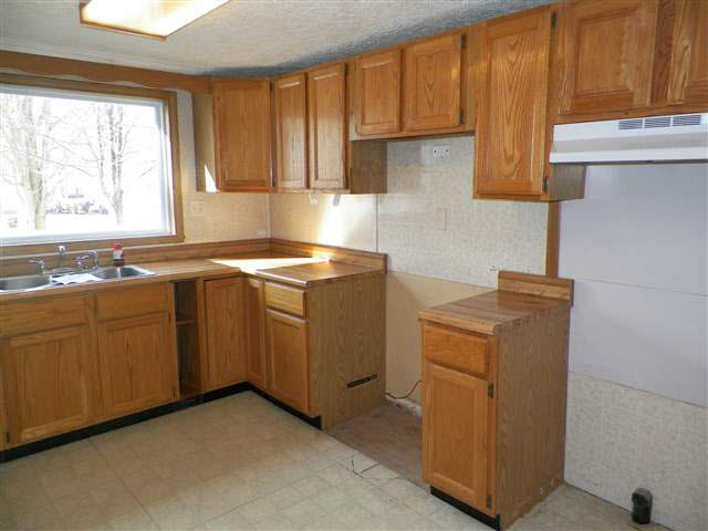 210 E 6th St, Matthews, IN 46957 photo 4