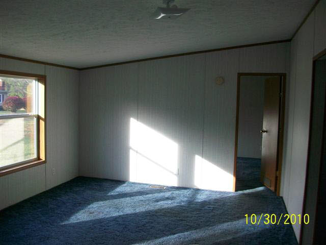 9806 E Miller, Selma, IN 47383 photo 2