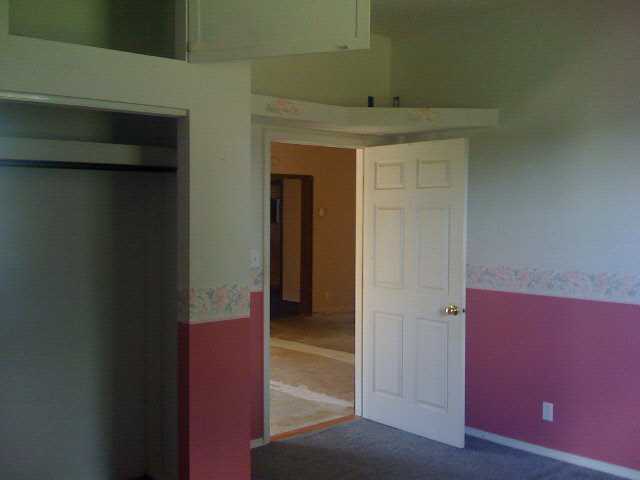52 E Charles, Redkey, IN 47373 photo 5