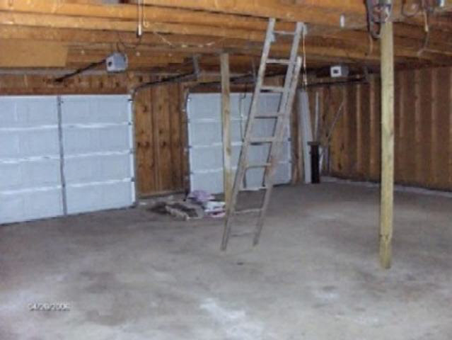 213 S 2nd St, Dunkirk, IN 47336 photo 8