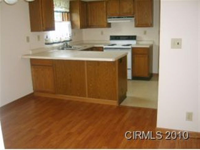 322 E 5th St, Fairmount, IN 46928 photo 3