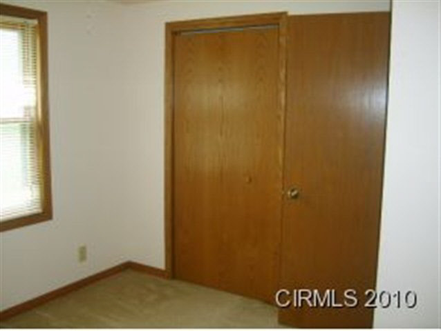 322 E 5th St, Fairmount, IN 46928 photo 6