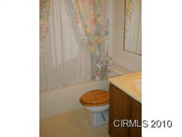 322 E 5th St, Fairmount, IN 46928 photo 10