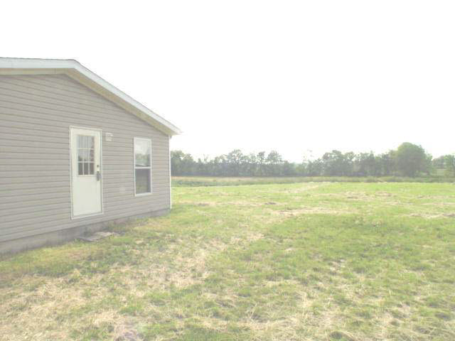 860 S Messick Rd, New Castle, IN 47362 photo 2