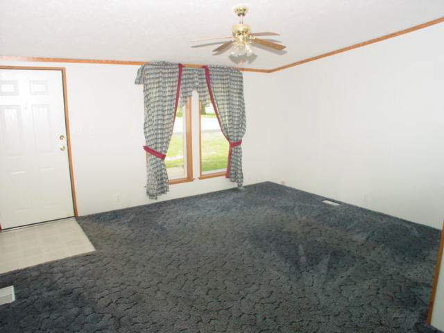 860 S Messick Rd, New Castle, IN 47362 photo 7